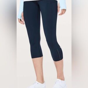 Lululemon Fast & Free Crop II *Nulux 19"
True Navy Size 6
